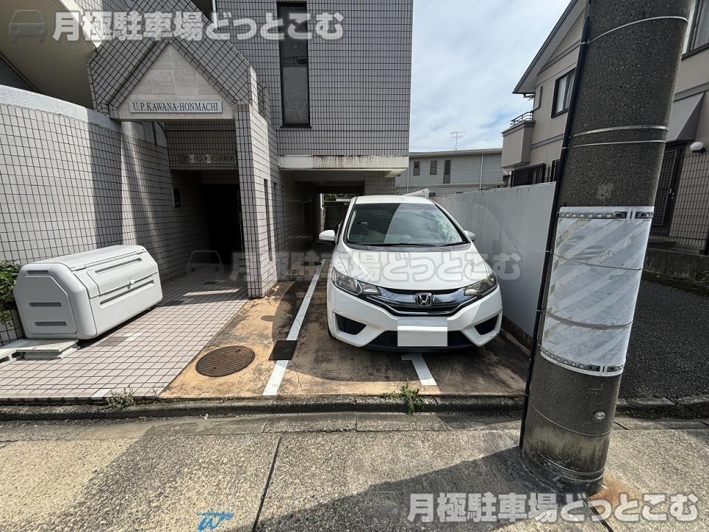 名古屋市昭和区川名本町2丁目28番の月極駐車場8