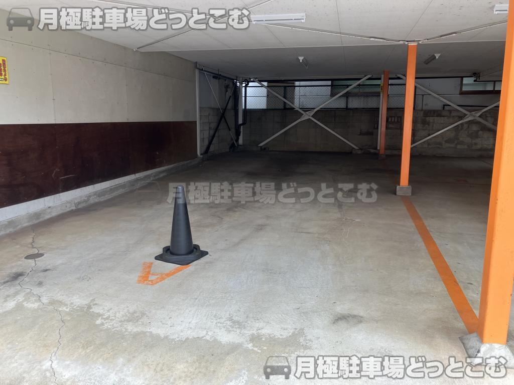 名古屋市西区那古野1丁目2707の月極駐車場2