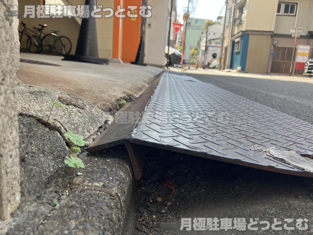 名古屋市西区那古野1丁目2707の月極駐車場4