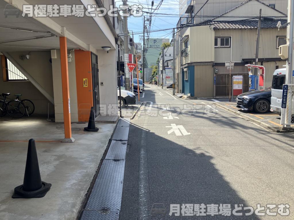 名古屋市西区那古野1丁目2707の月極駐車場5