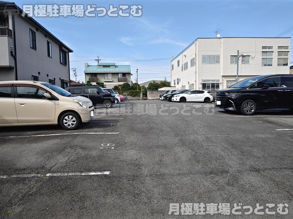 桑名市内堀21の月極駐車場4