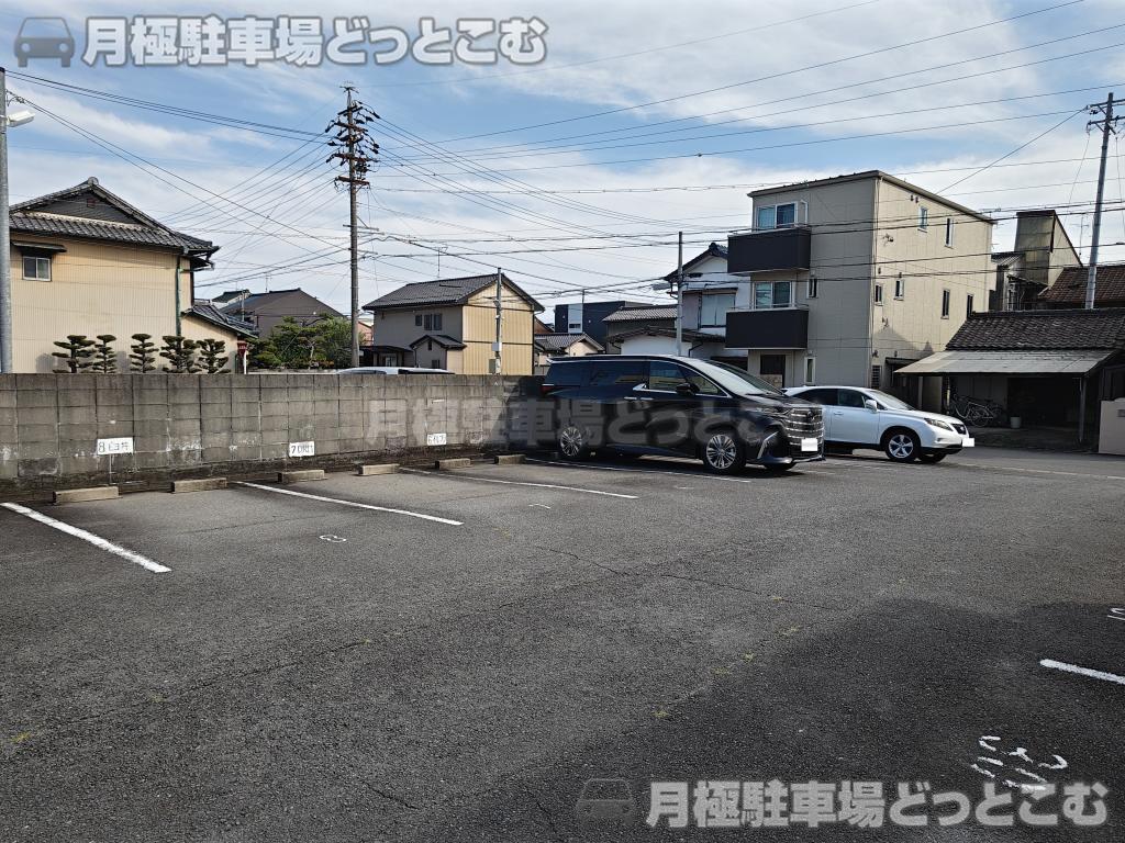 桑名市内堀21の月極駐車場5