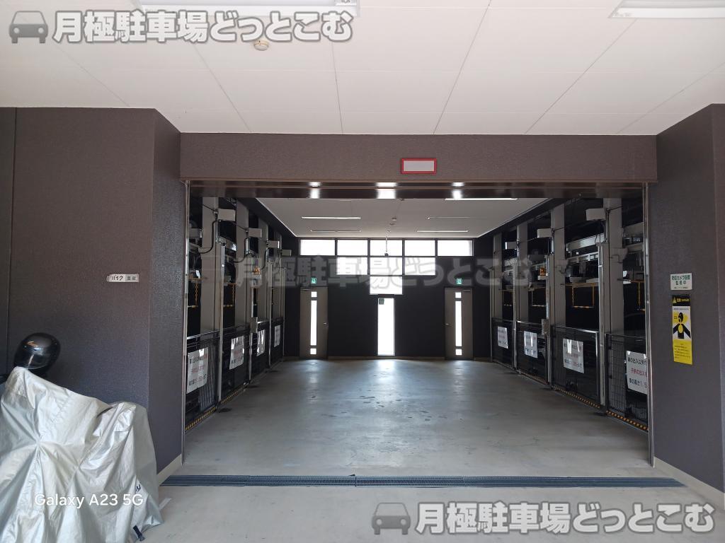 広島市中区東白島町3-10の月極駐車場7