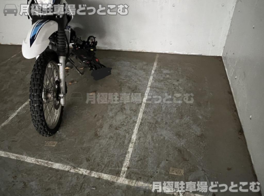 川崎市麻生区五力田2丁目11－6の月極駐車場1