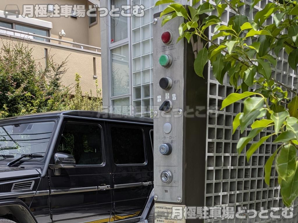 世田谷区上馬4丁目18-9の月極駐車場5