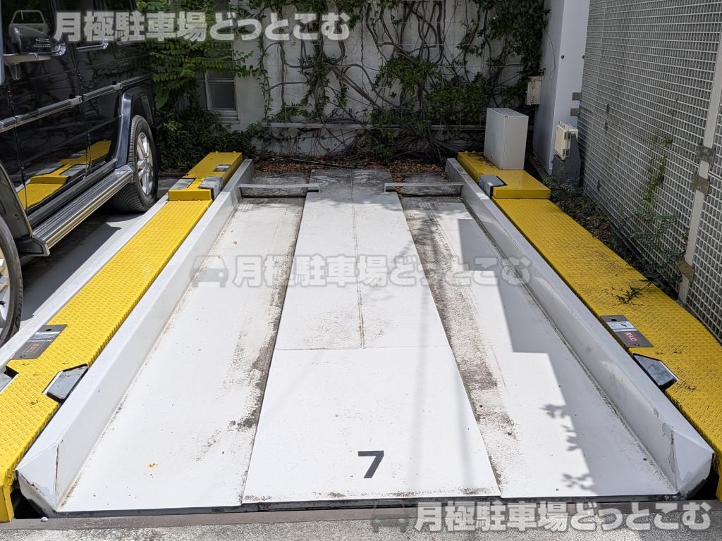 世田谷区上馬4丁目18-9の月極駐車場7
