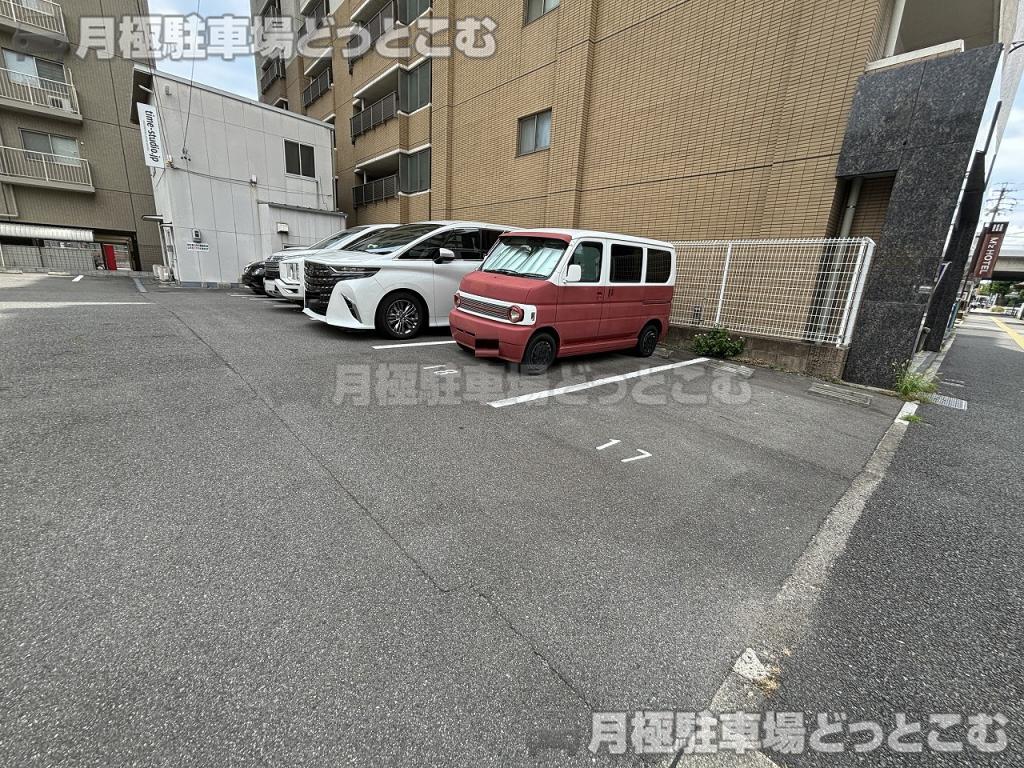 名古屋市熱田区横田2丁目406番1の月極駐車場6