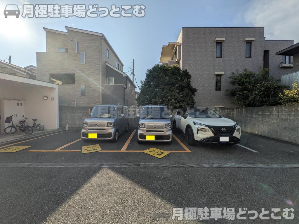 新宿区弁天町173の月極駐車場1