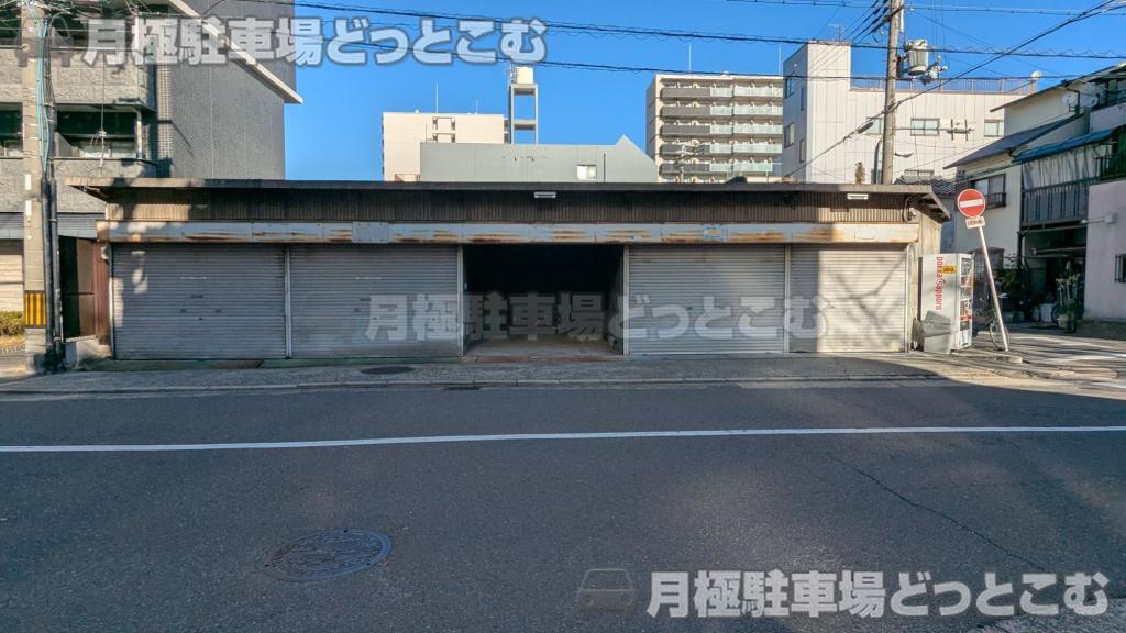 大阪市淀川区木川西2丁目7−7の月極駐車場1