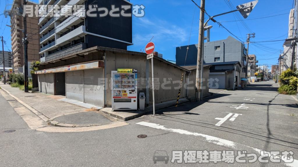 大阪市淀川区木川西2丁目7−7の月極駐車場5