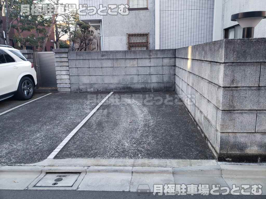 杉並区松庵3丁目18-28の月極駐車場2