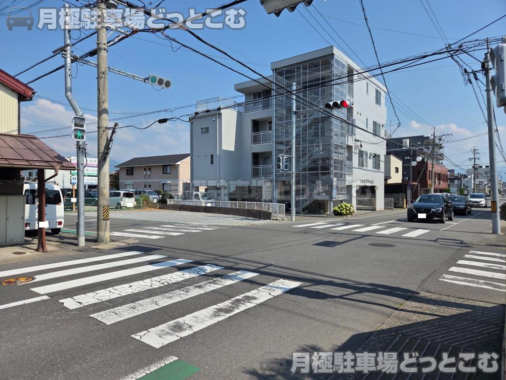 長野市鶴賀88-1の月極駐車場3