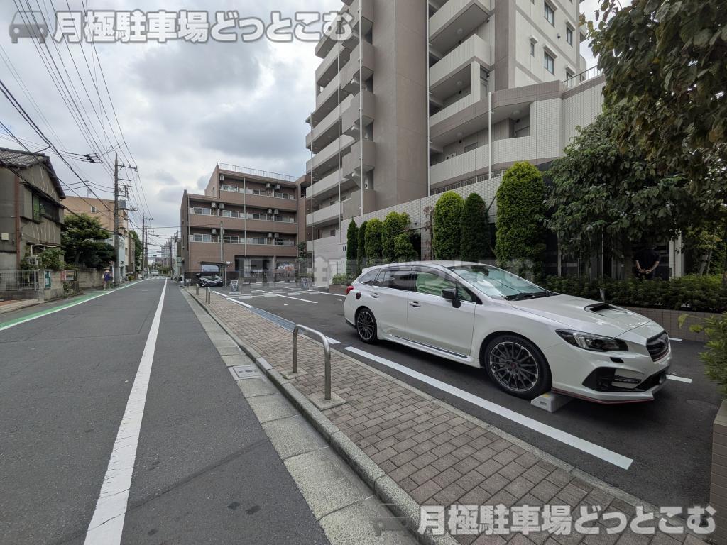 墨田区立花5丁目18−5の月極駐車場3