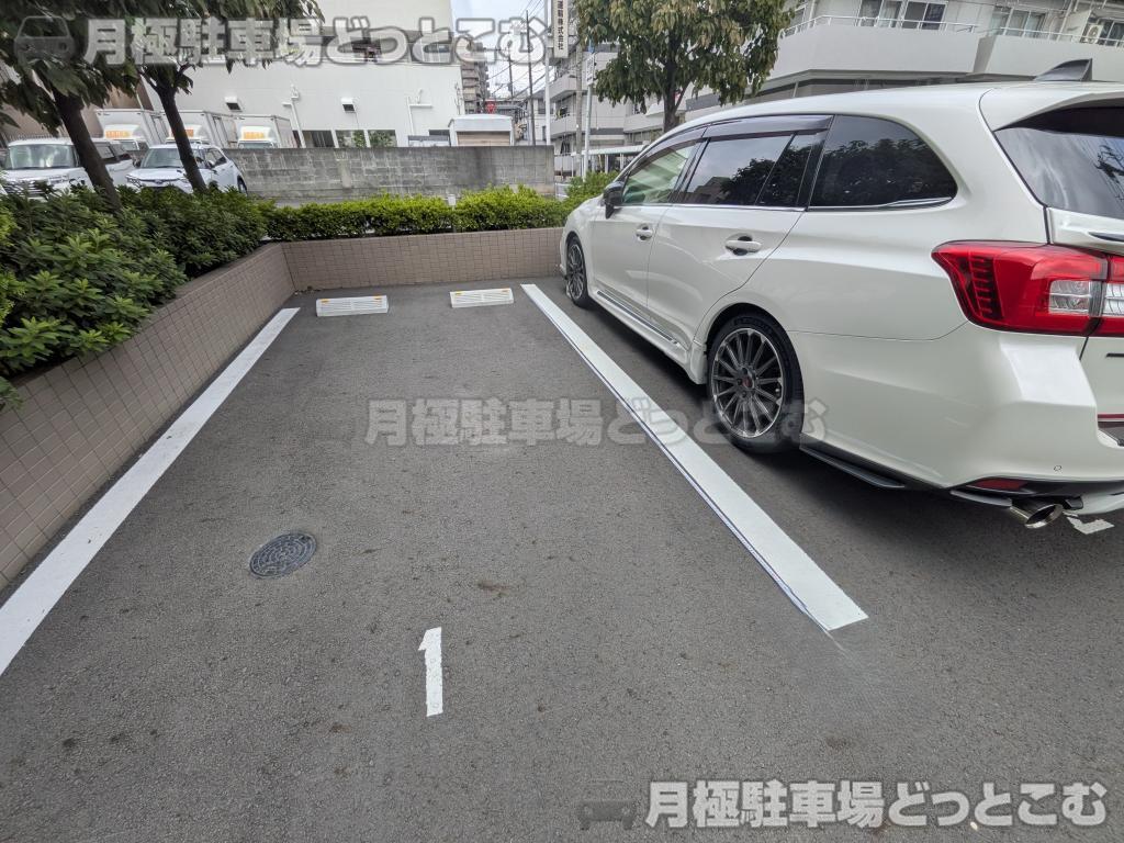 墨田区立花5丁目18−5の月極駐車場4