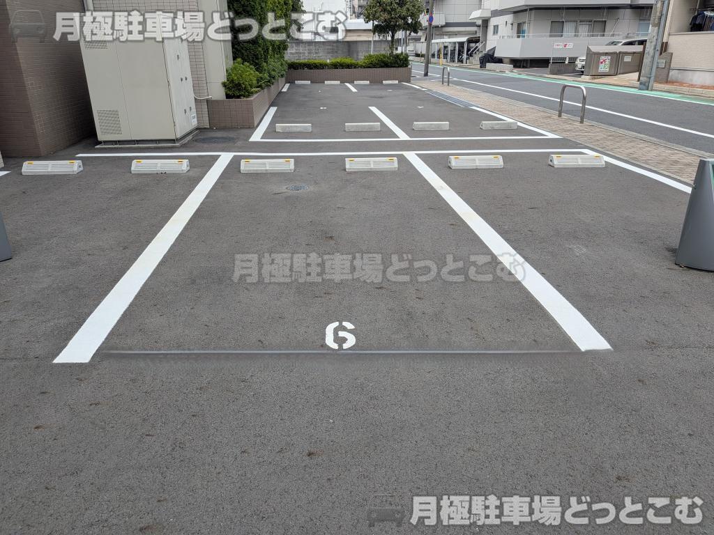 墨田区立花5丁目18−5の月極駐車場6