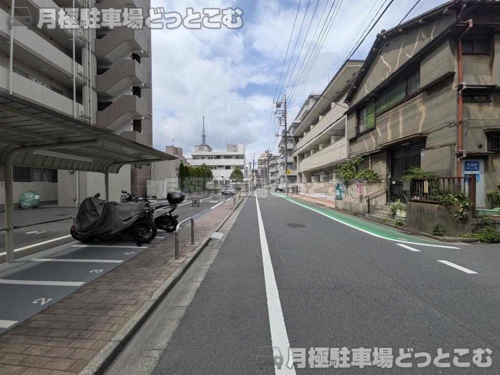 墨田区立花5丁目18−5の月極駐車場8
