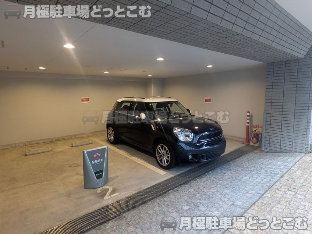 千代田区九段南2丁目6−12の月極駐車場6