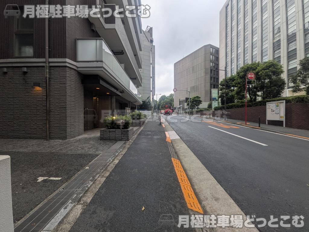 千代田区九段南2丁目6−12の月極駐車場7