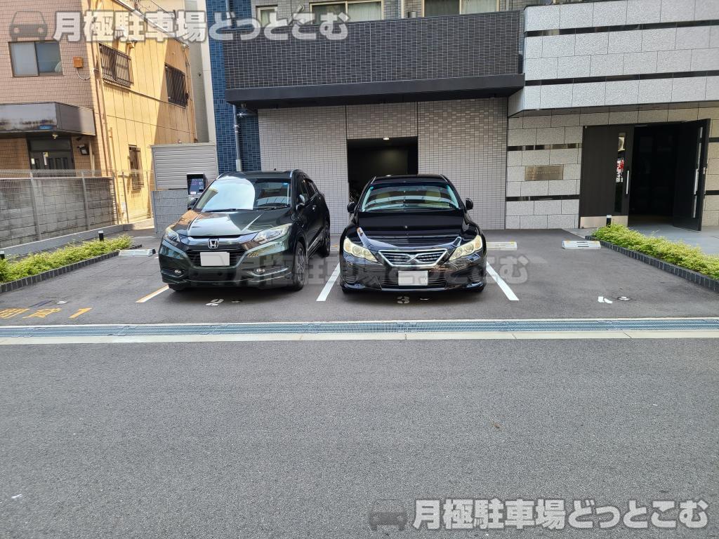 大阪市東成区東中本1丁目17-17の月極駐車場2