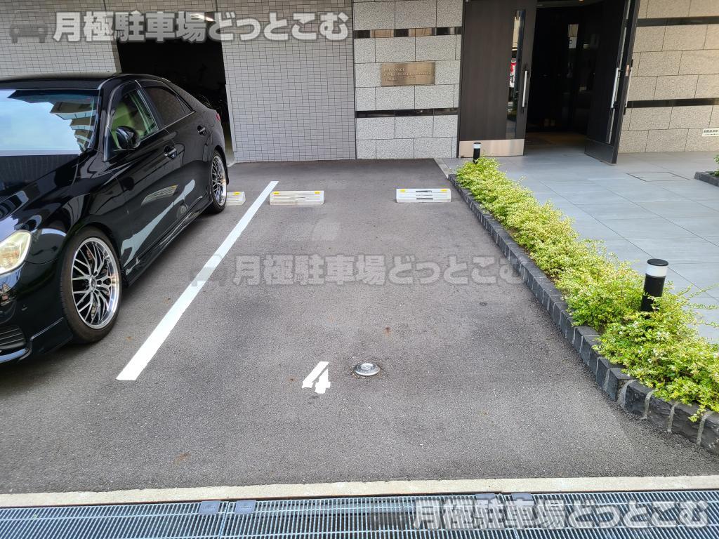 大阪市東成区東中本1丁目17-17の月極駐車場4