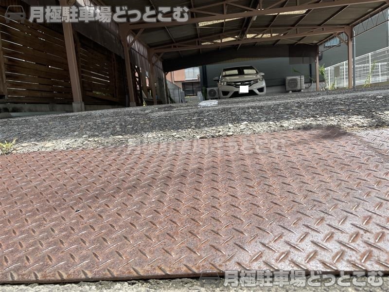 名古屋市中村区中村本町1丁目13の月極駐車場4