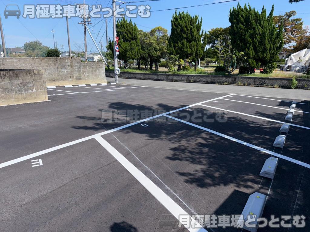 桑名市内堀171の月極駐車場8