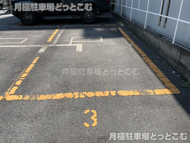 名古屋市中区新栄2丁目4109の月極駐車場3