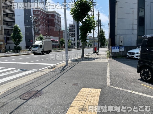 名古屋市中区新栄2丁目4109の月極駐車場6