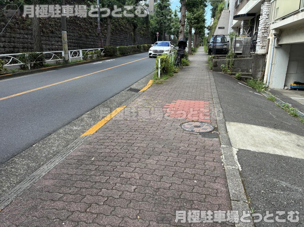 目黒区東山1丁目25-4の月極駐車場5