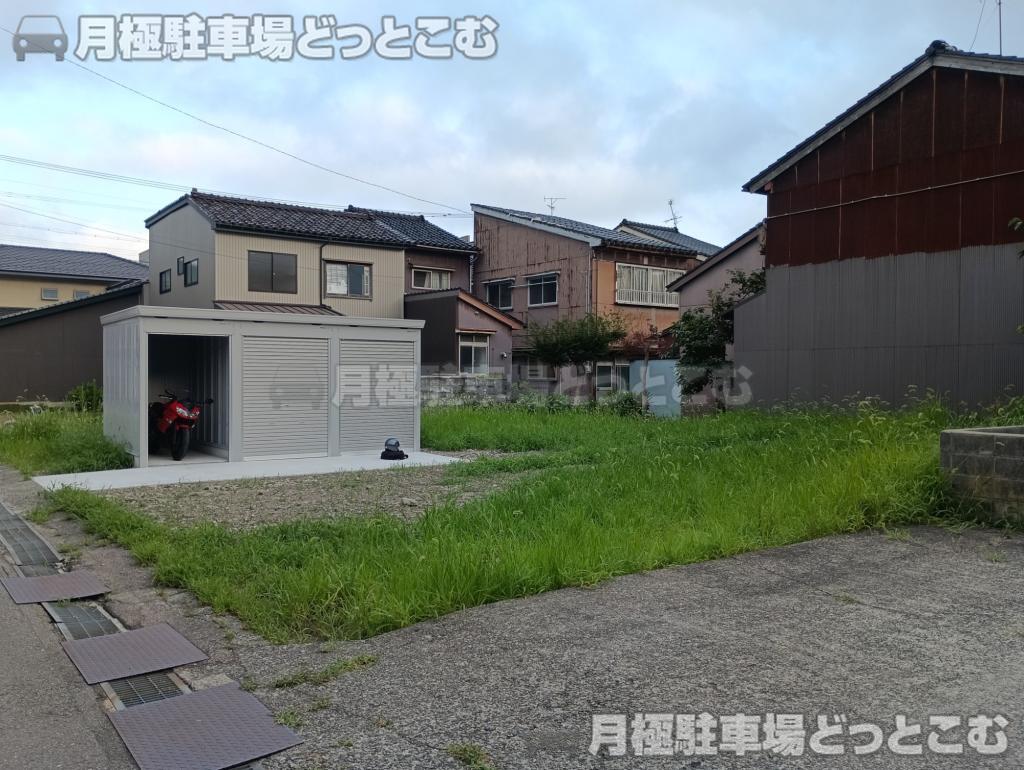 高岡市袋町9番2の月極駐車場2