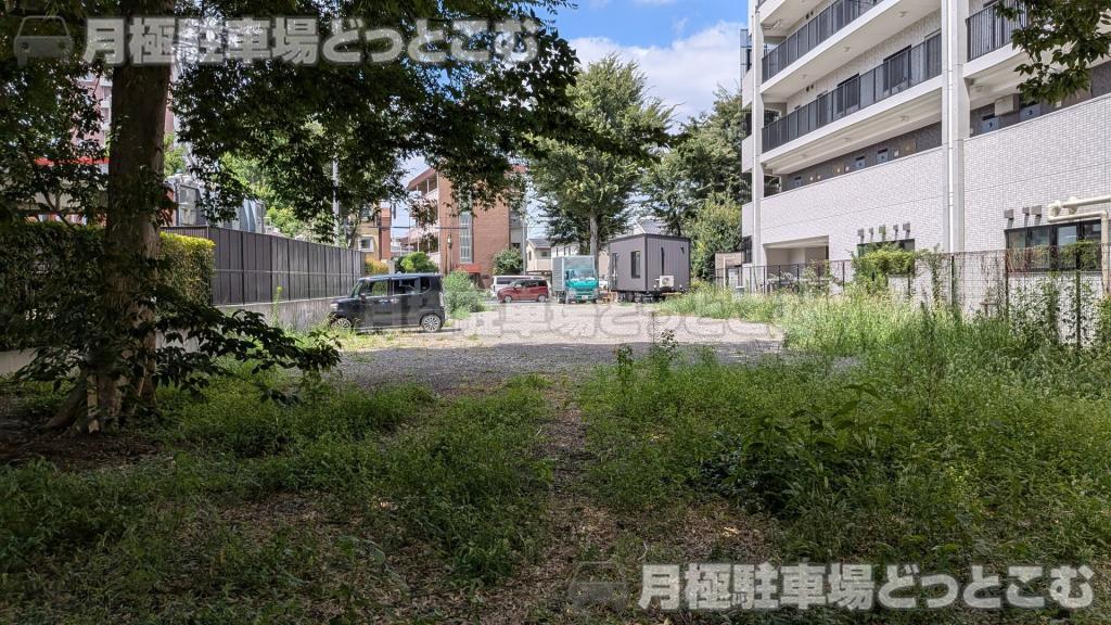 調布市仙川町2丁目12-1の月極駐車場1