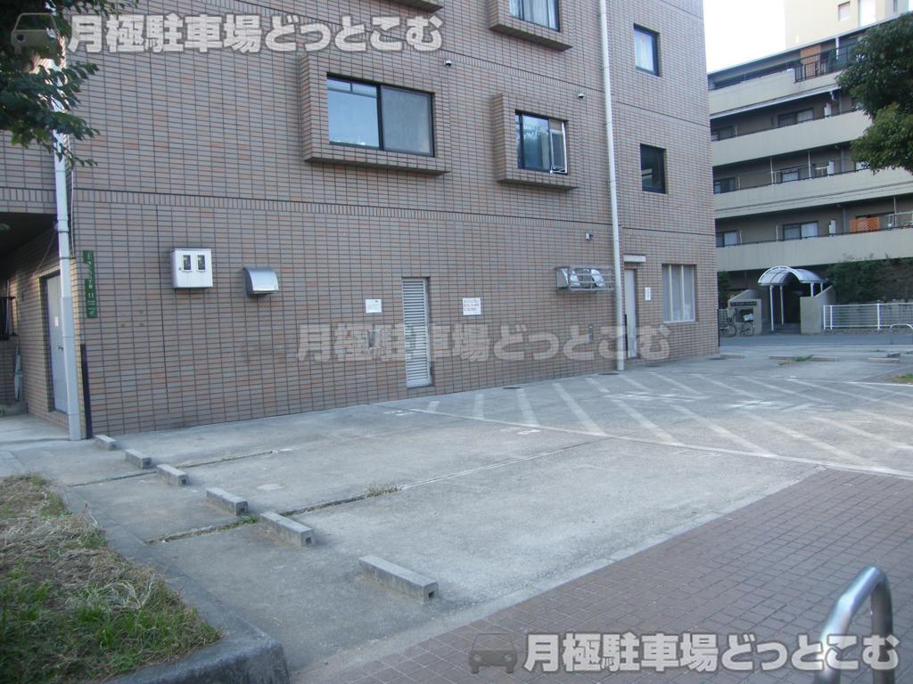 大阪市生野区新今里6-11-17の月極駐車場2