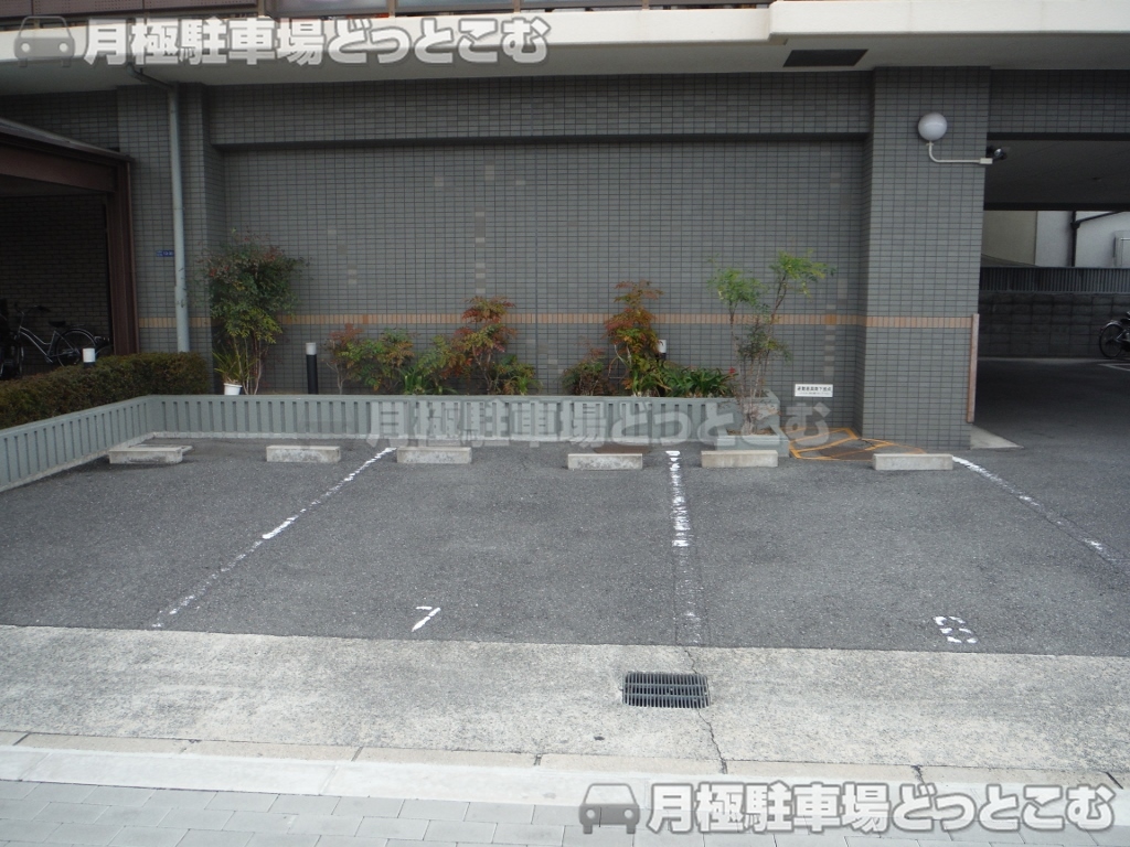 大阪市東住吉区北田辺4-13-30の月極駐車場2