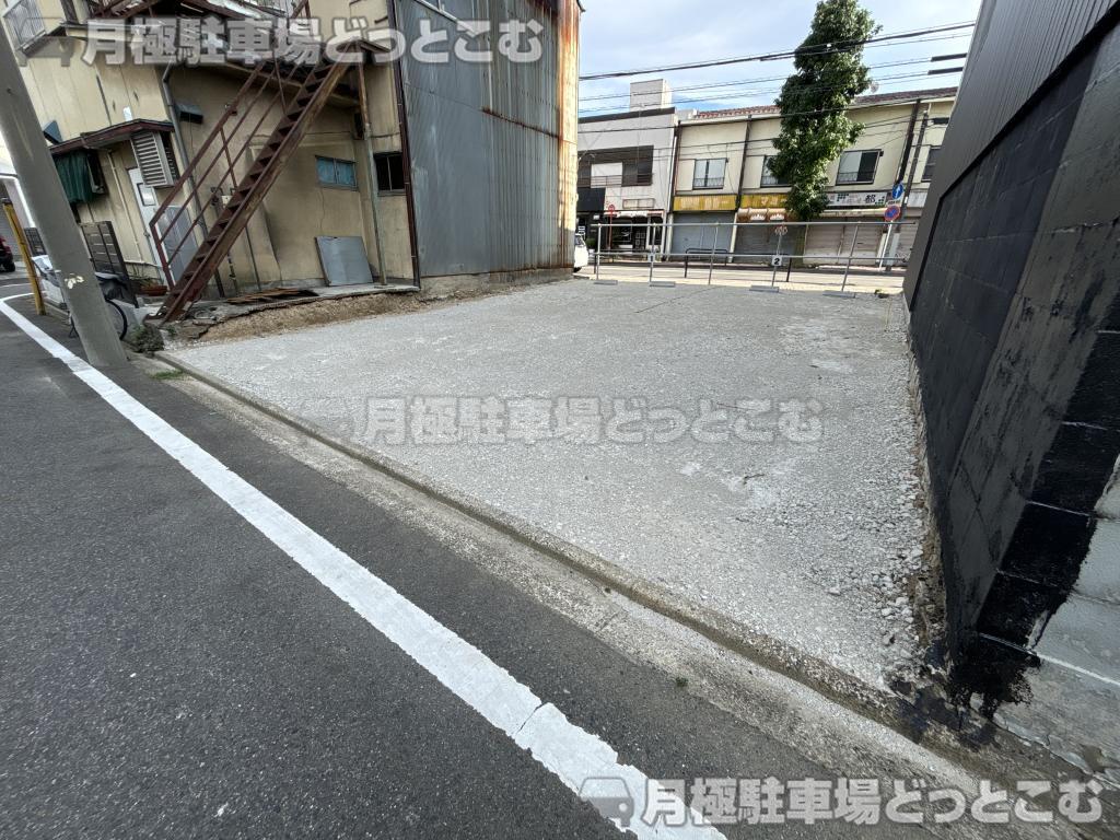 名古屋市千種区松軒2丁目1403の月極駐車場2