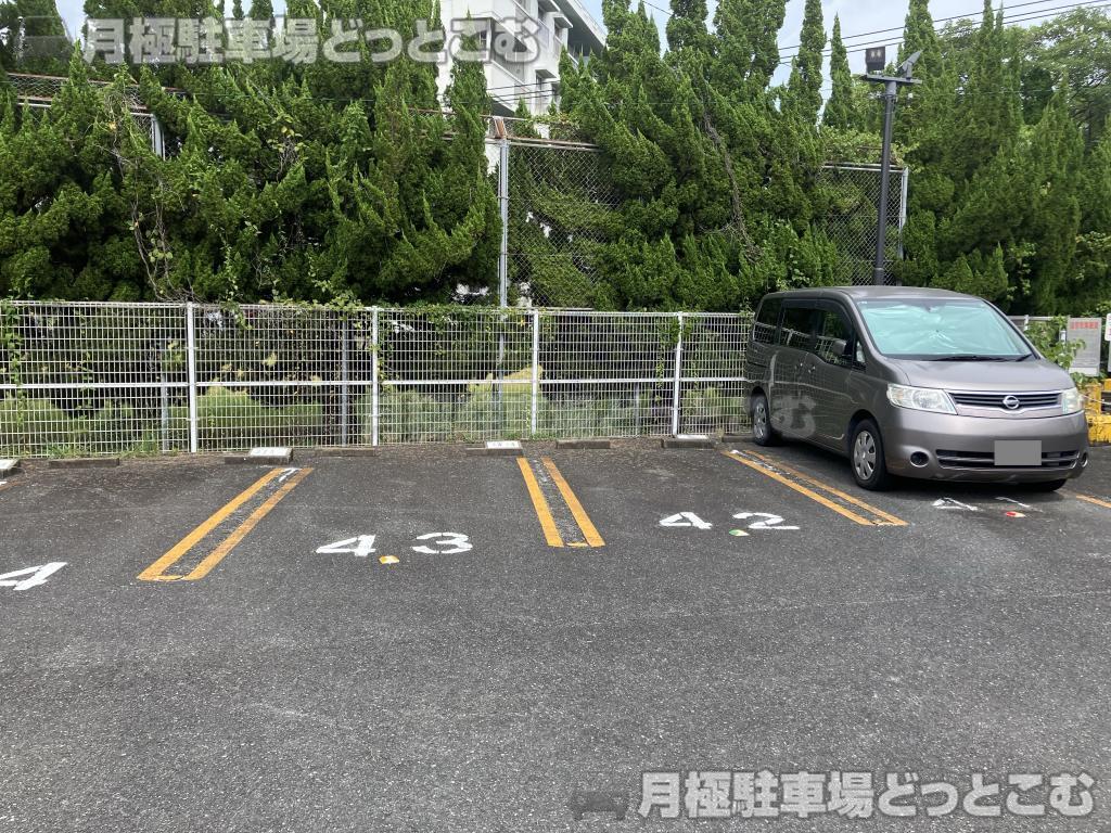 福岡市城南区金山団地の月極駐車場10
