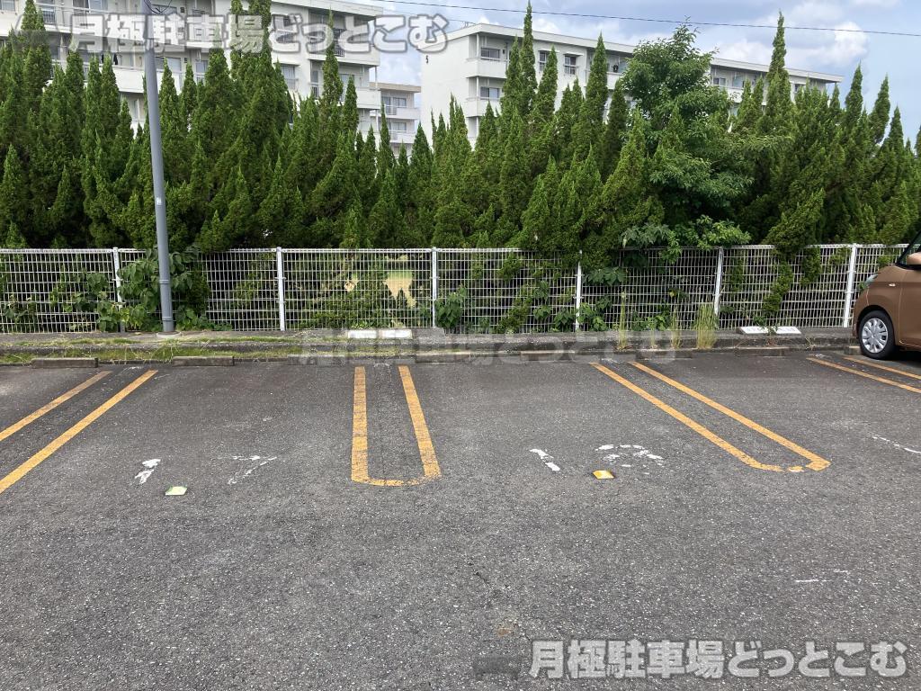 福岡市城南区金山団地の月極駐車場3
