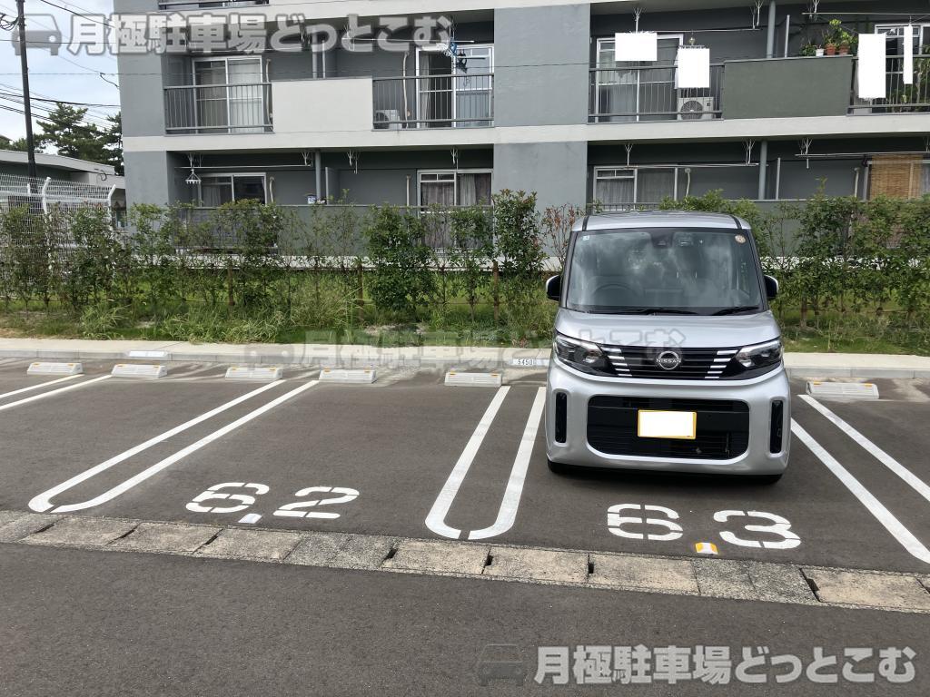福岡市南区長住3丁目35−35の月極駐車場8