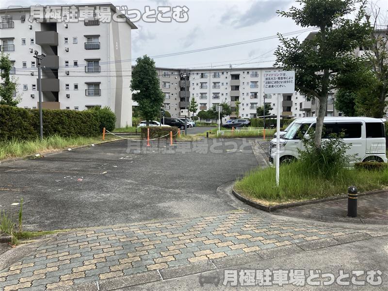 福岡市城南区堤団地の月極駐車場1