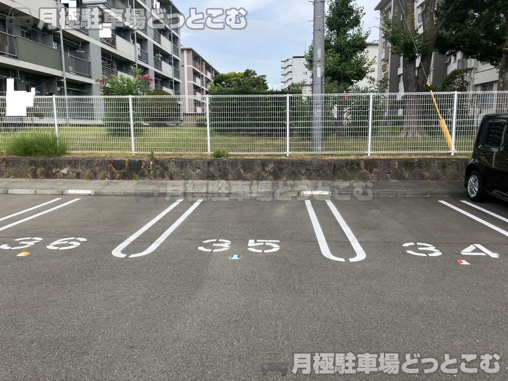 福岡市南区長住3丁目35−35の月極駐車場9