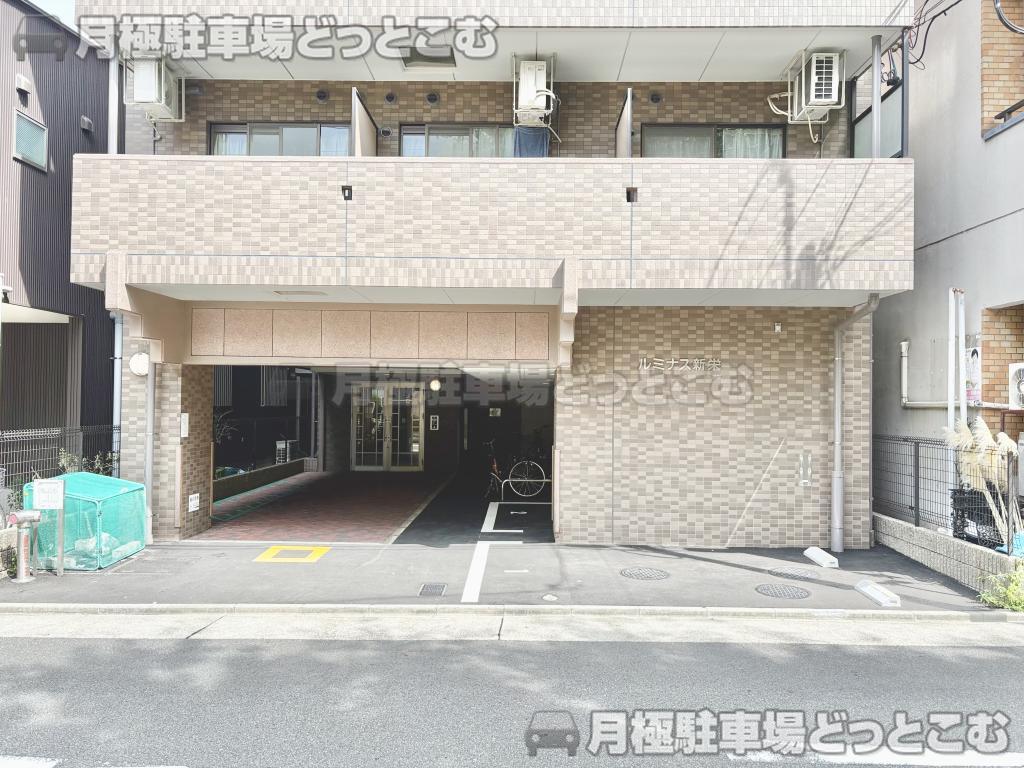名古屋市中区新栄1丁目40-19の月極駐車場1