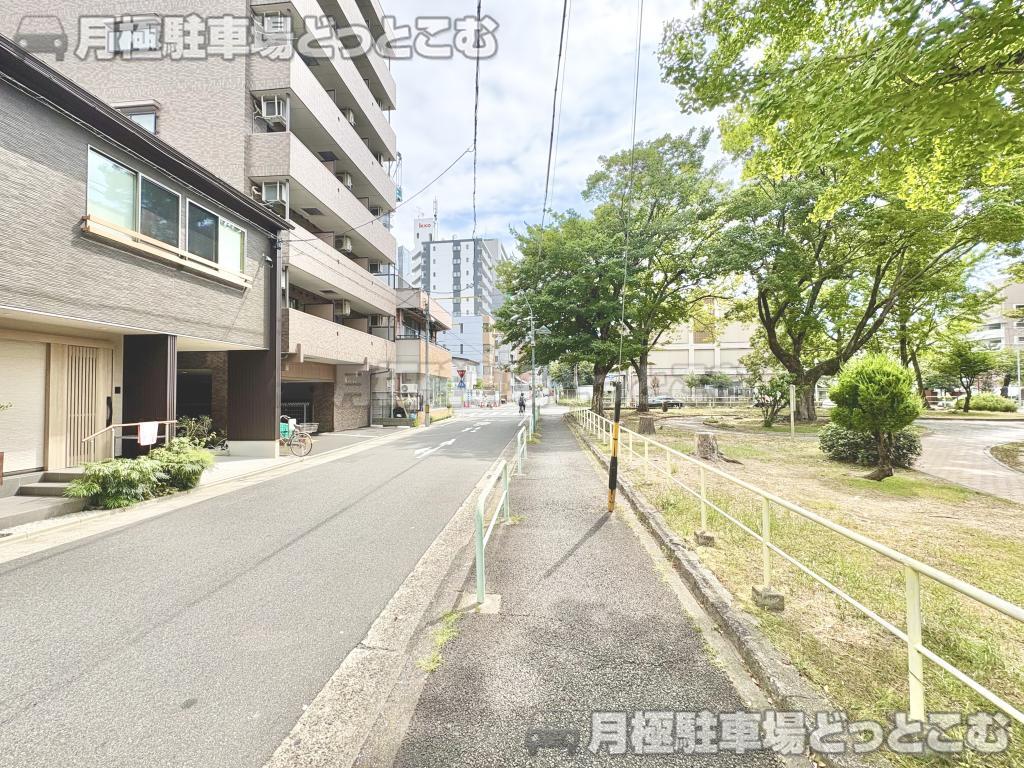 名古屋市中区新栄1丁目40-19の月極駐車場10