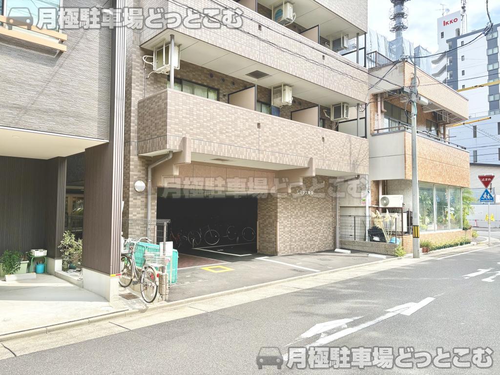 名古屋市中区新栄1丁目40-19の月極駐車場2