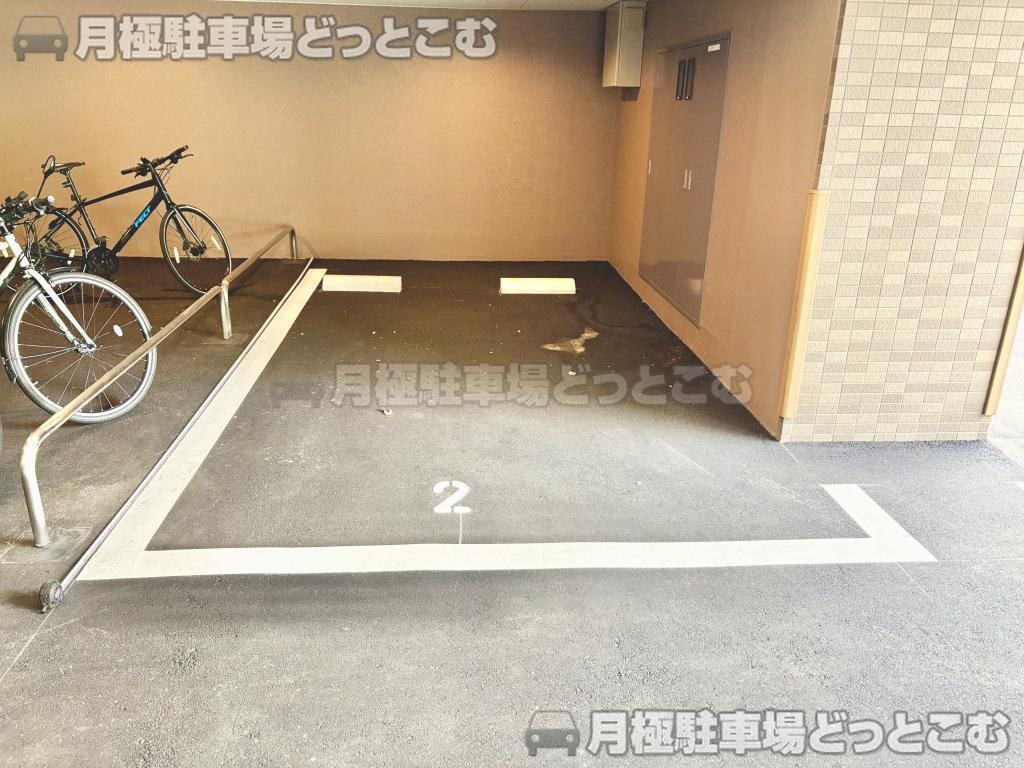 名古屋市中区新栄1丁目40-19の月極駐車場5