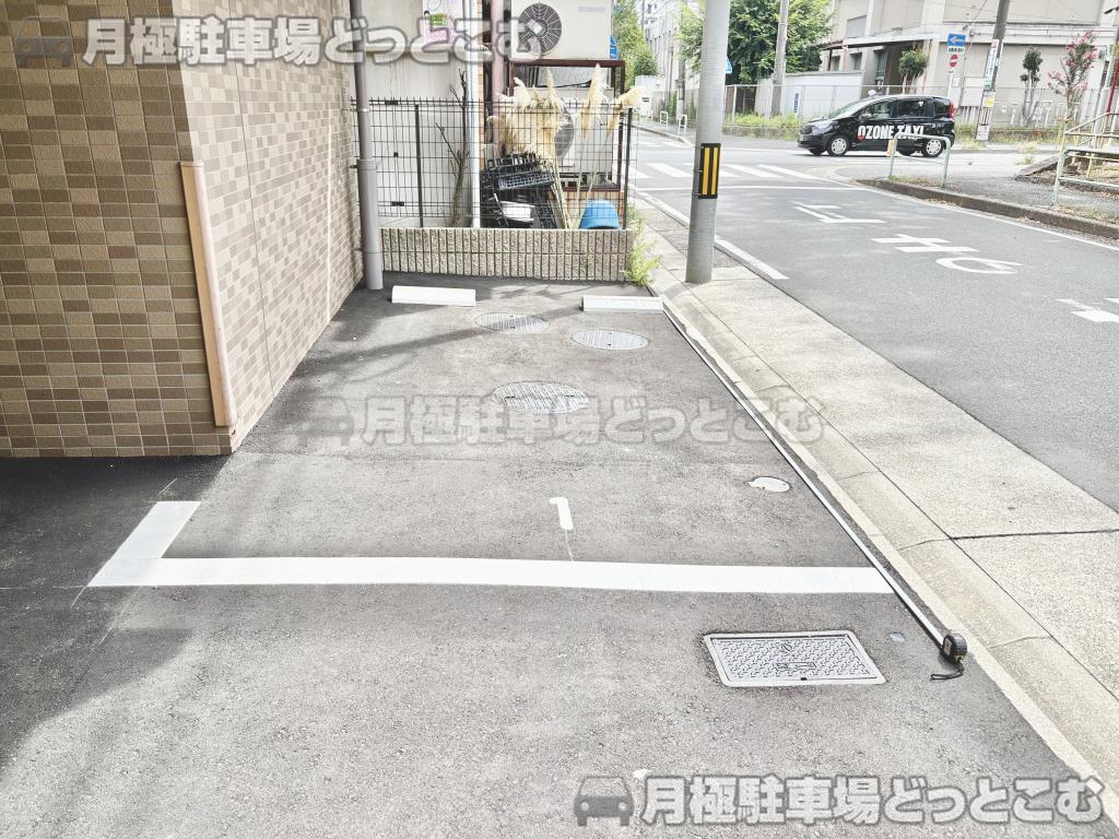 名古屋市中区新栄1丁目40-19の月極駐車場6
