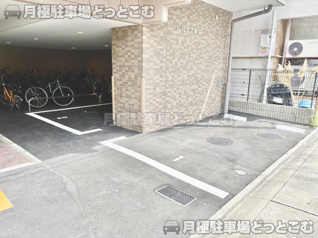 名古屋市中区新栄1丁目40-19の月極駐車場7