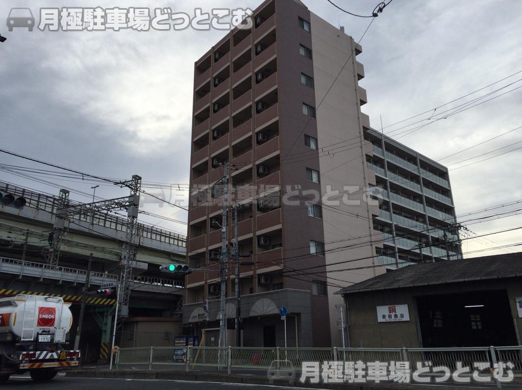 大阪市福島区海老江8-14-2の月極駐車場1