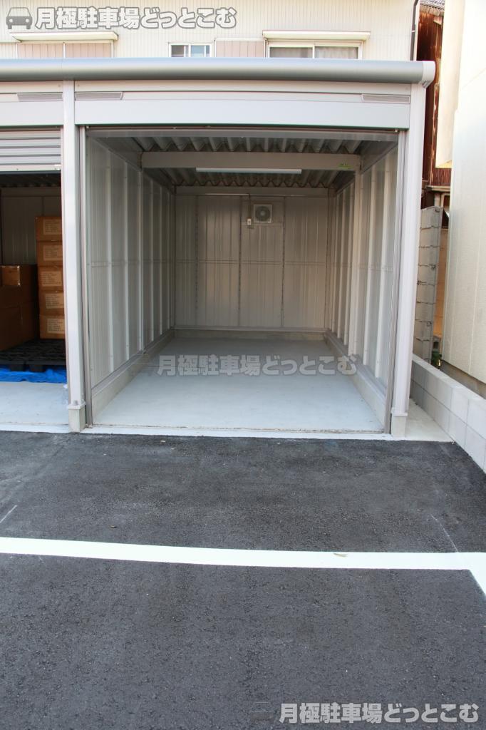 名古屋市中村区向島町4丁目16−8 の月極駐車場1