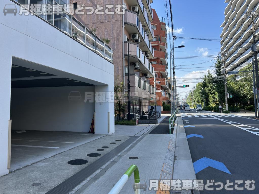北区東十条2丁目14-13の月極駐車場6