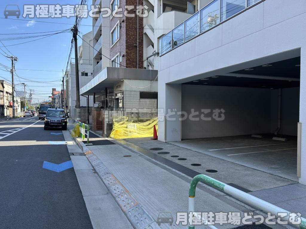 北区東十条2丁目14-13の月極駐車場7