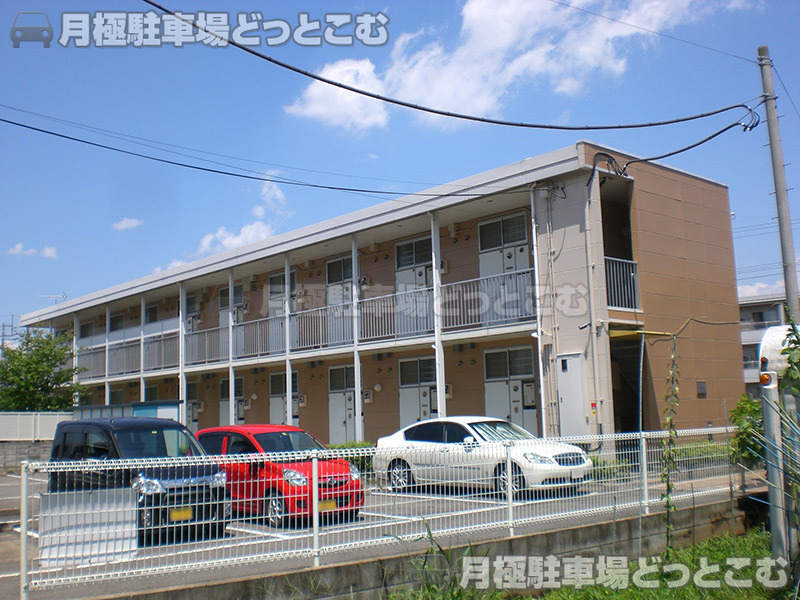 前橋市川原町2－19－6の月極駐車場1